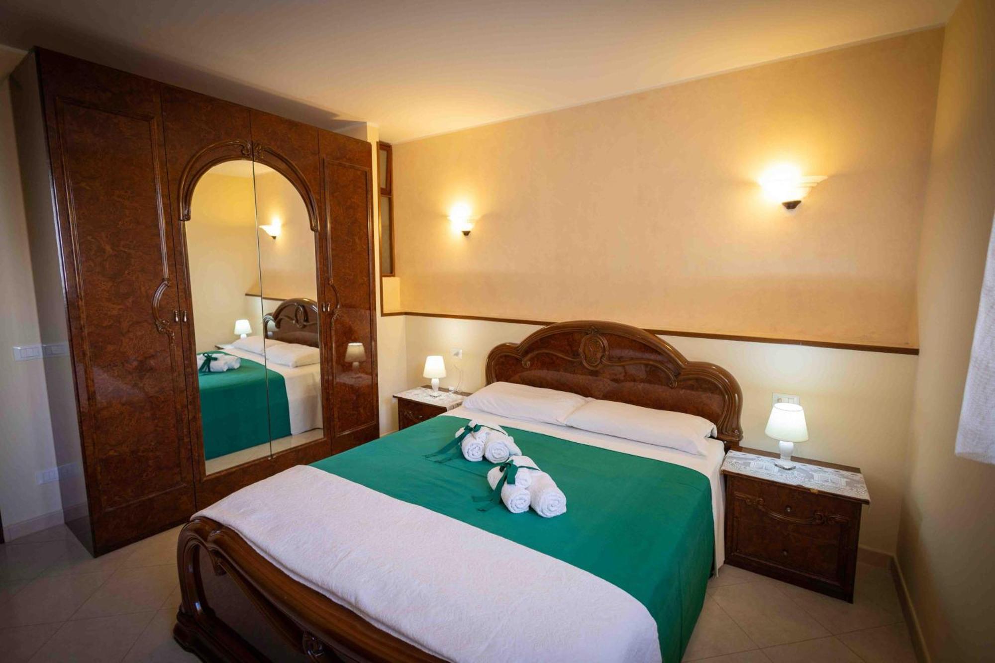 Sunshine Apartments Trappeto  Ngoại thất bức ảnh