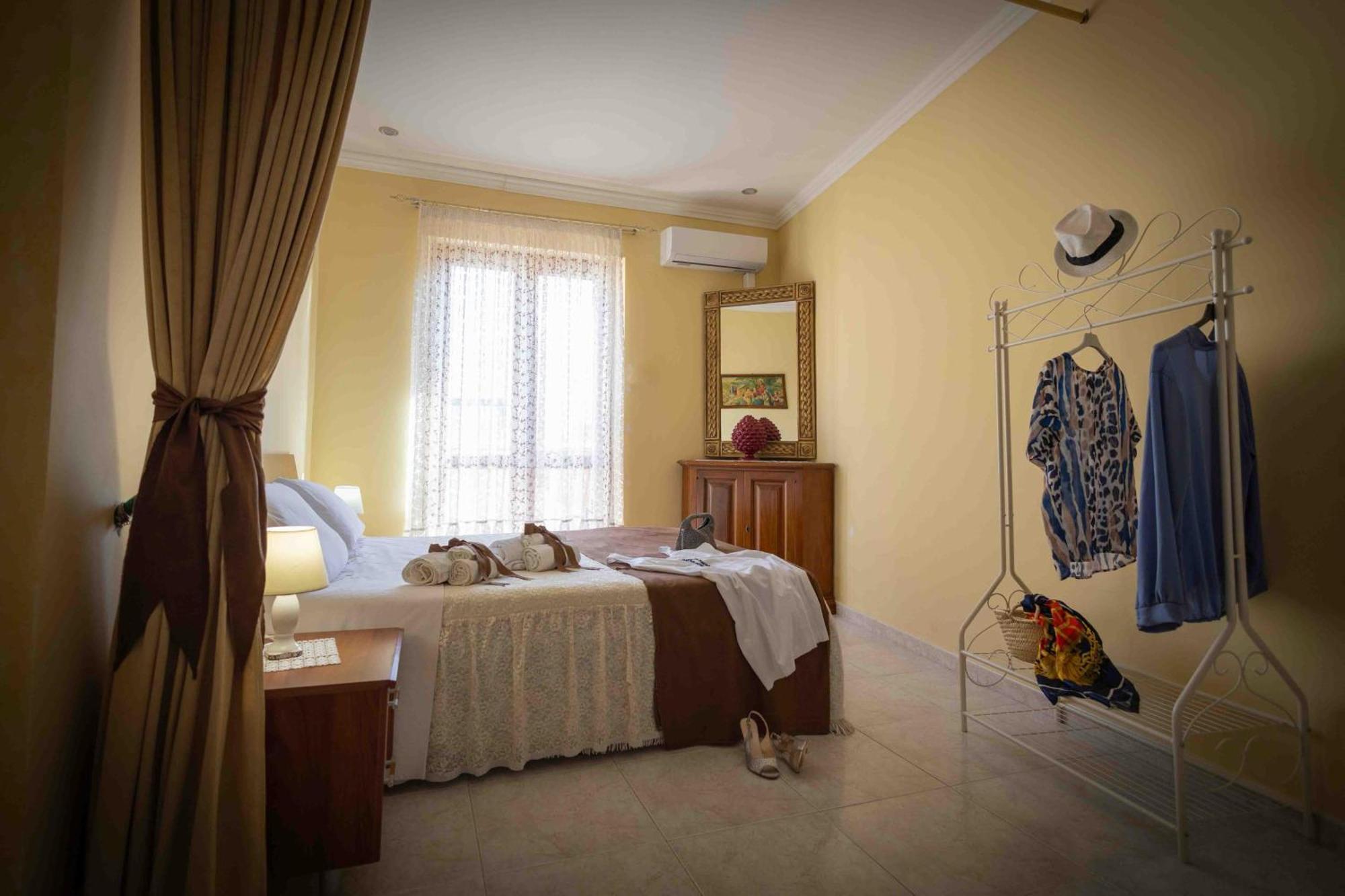 Sunshine Apartments Trappeto  Ngoại thất bức ảnh