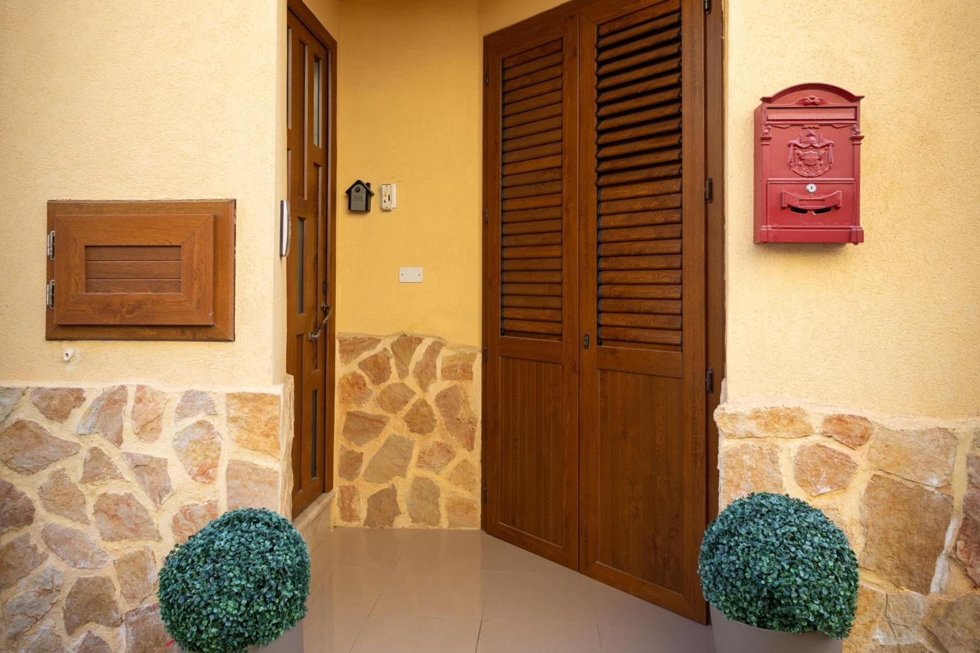 Sunshine Apartments Trappeto  Ngoại thất bức ảnh